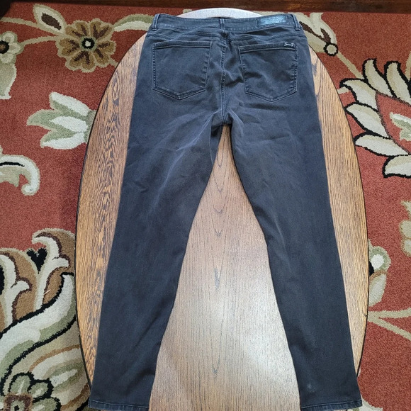 Seven7 Faded Black Distressed Legging Jeans Size Women's 12 - Picture 3 of 11